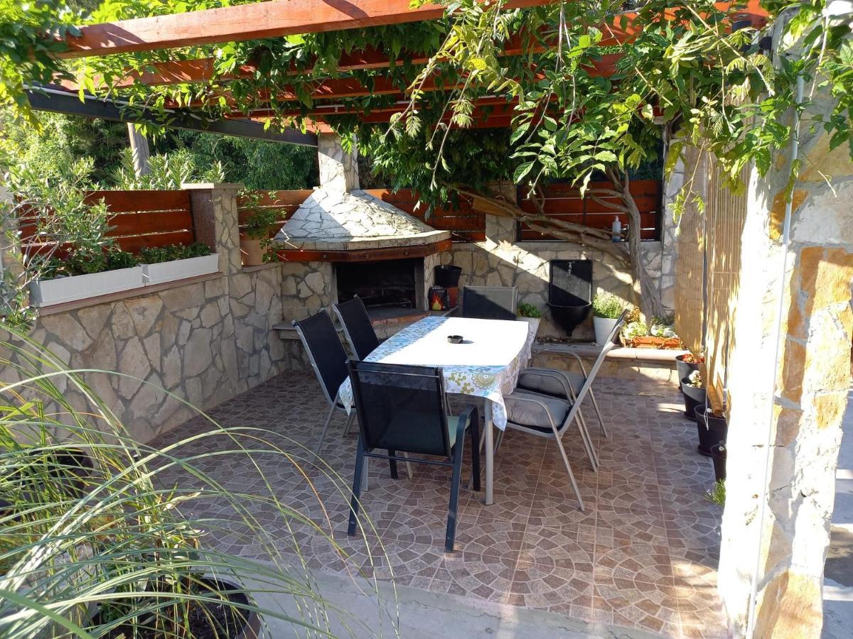 Apartmani Alma Pula Ngoại thất bức ảnh