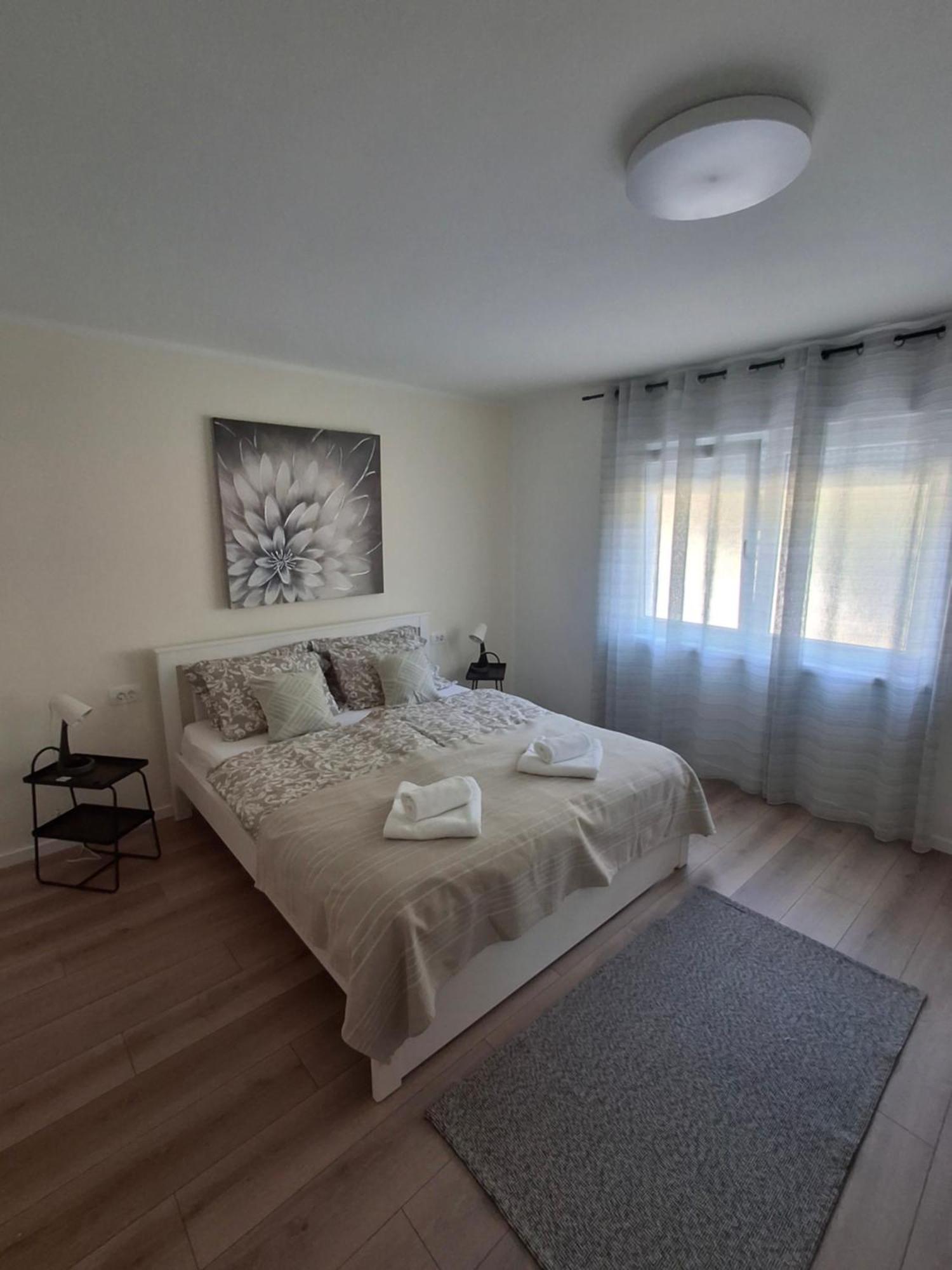 Apartmani Alma Pula Ngoại thất bức ảnh