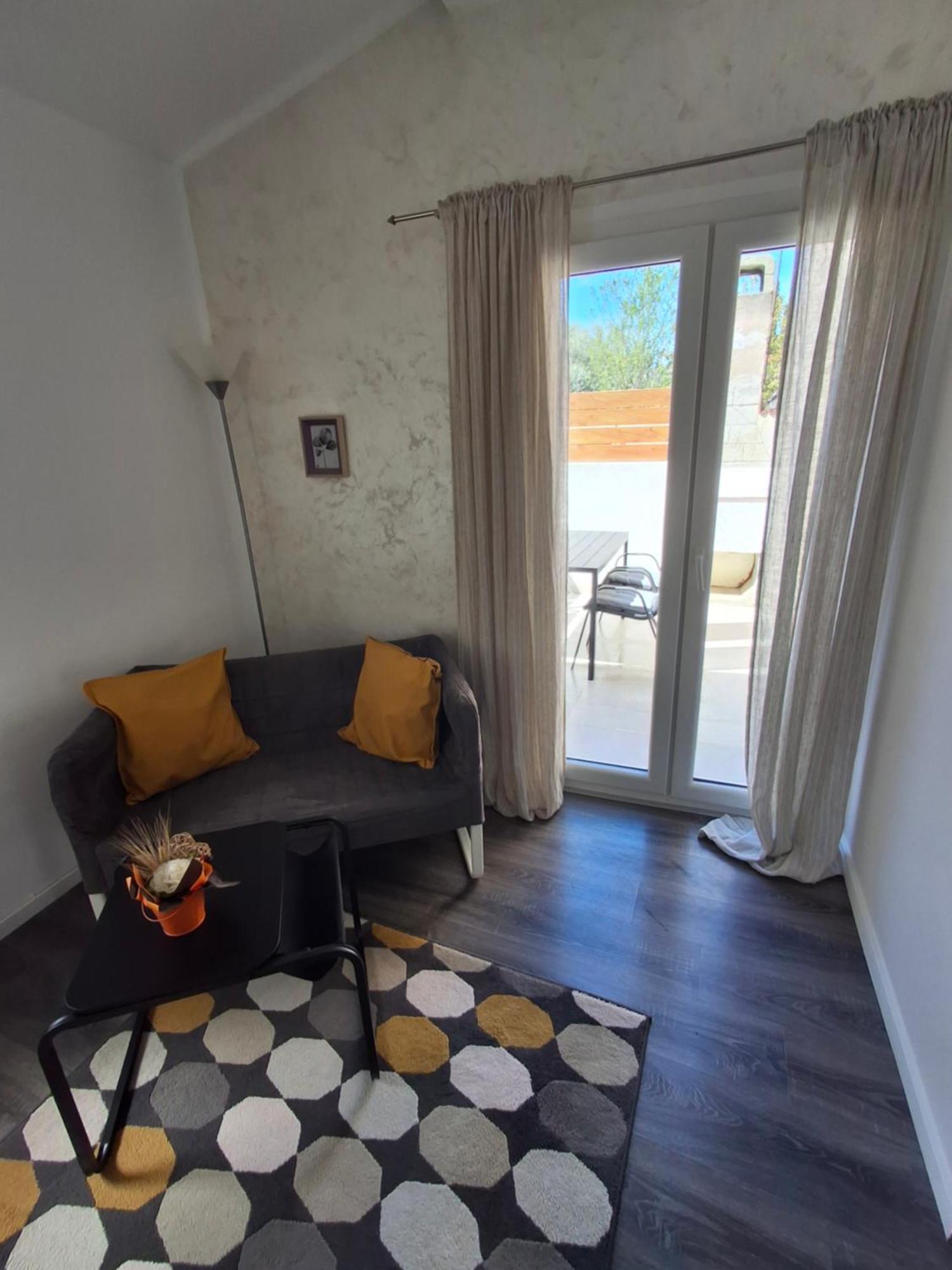 Apartmani Alma Pula Ngoại thất bức ảnh