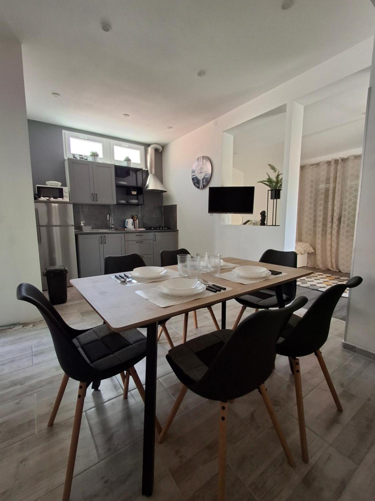 Apartmani Alma Pula Ngoại thất bức ảnh